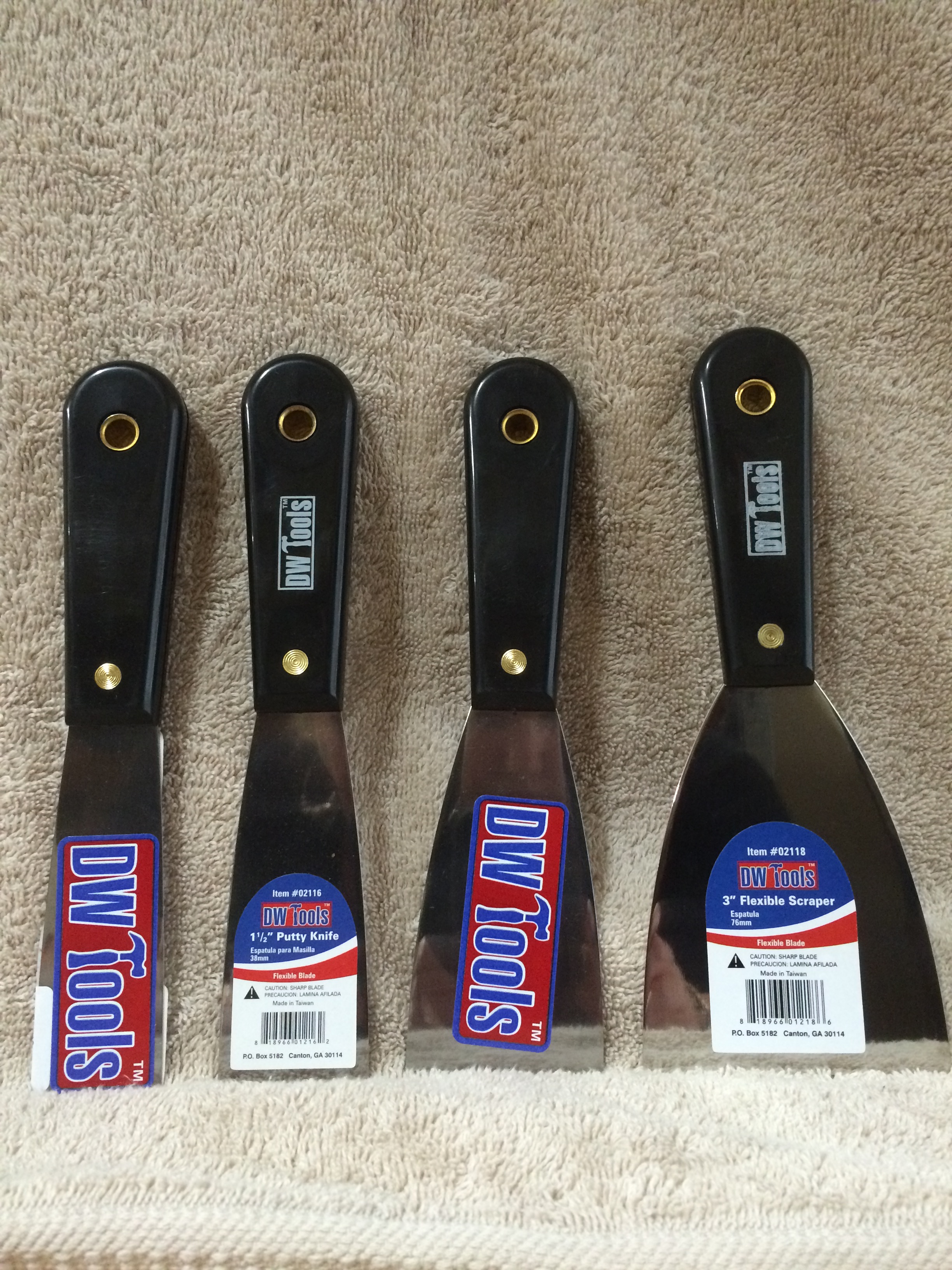 PUTTY KNIVES