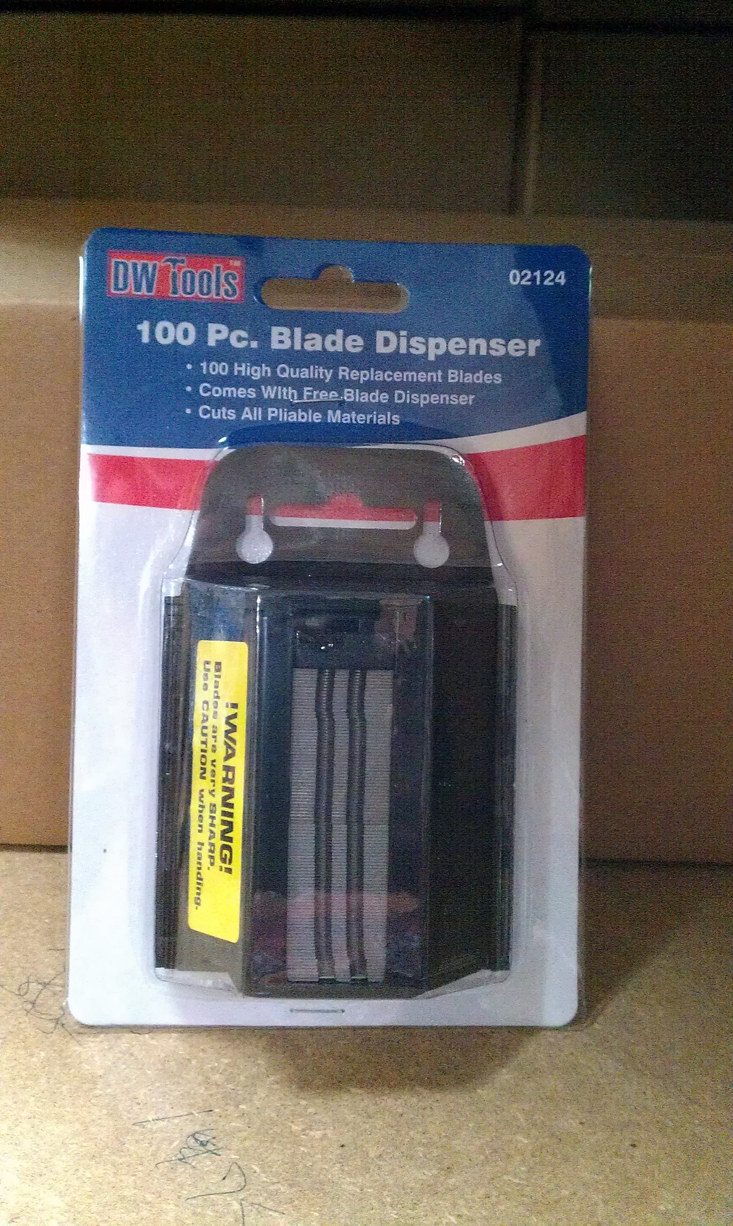 100 PIECE BLADE DISPENSER